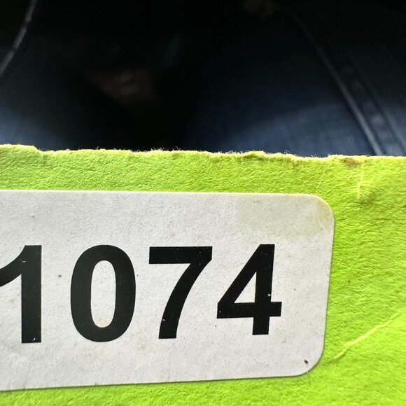 3/$30 Vintage Dome Clip On Earrings Gold Tone Ribbed Oval Bold Statement - Picture 8 of 9